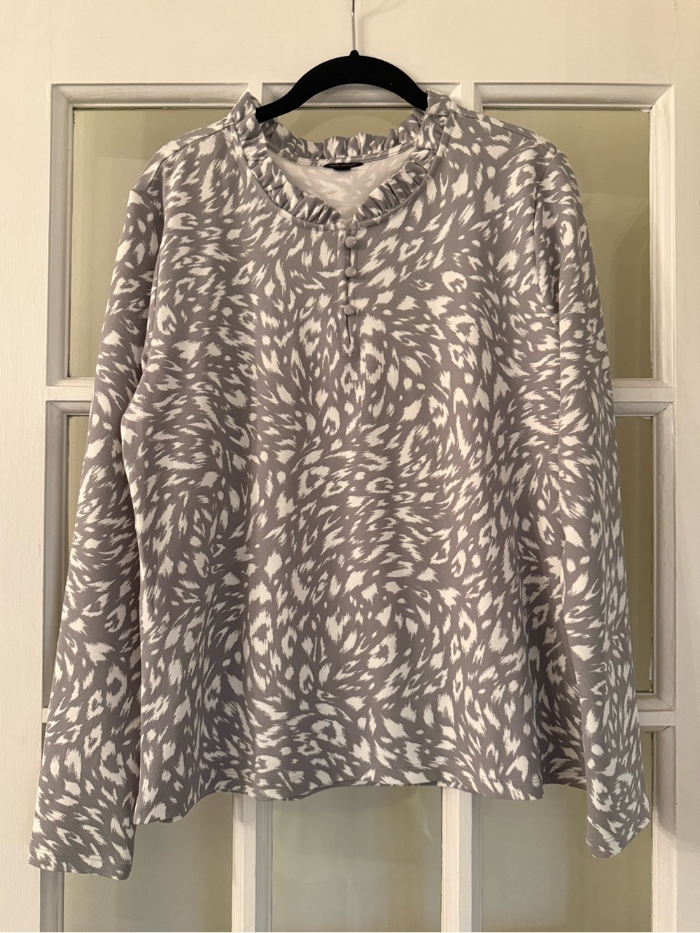 Ann Taylor Gray Ivory Animal Print Ruffle Neck Blouse Top Large